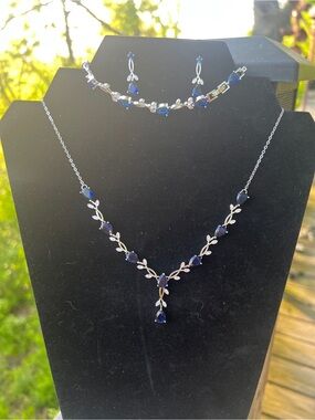 Elegant Blue Teardrop Necklace, Bracelet & Earring Set - Silver Tone